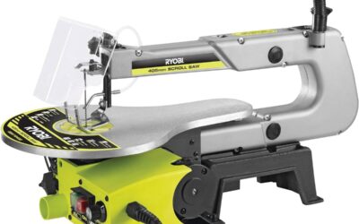 Test de la scie à chantourner stationnaire Ryobi multicolore