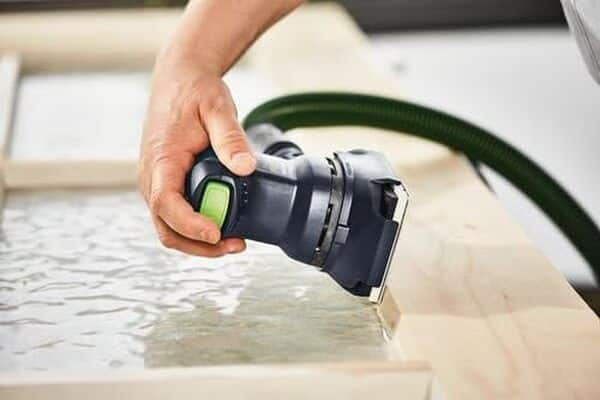 Festool Ponceuse vibrante FESTOOL RTS 400 REQ-Plus - 250 W avec patin de ponçage - 574634