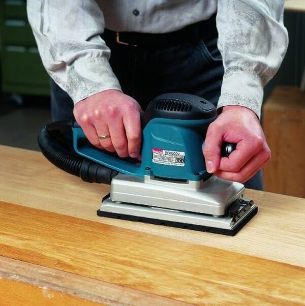 Ponceuse vibrante 330 W - Makita BO4900V