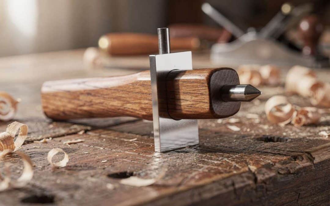 Le trusquin en menuiserie : définition et utilisation