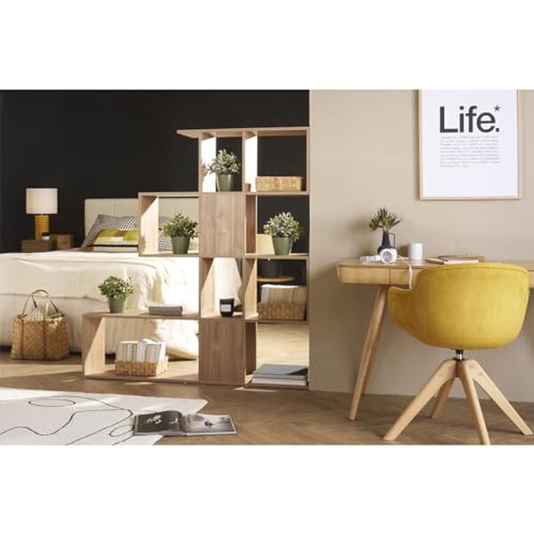 Découvrez la bibliothèque Miliboo Como : un meuble au design élégant en chêne bois clair qui optimise l'espace dans votre intérieur tout en apportant une touche raffinée.