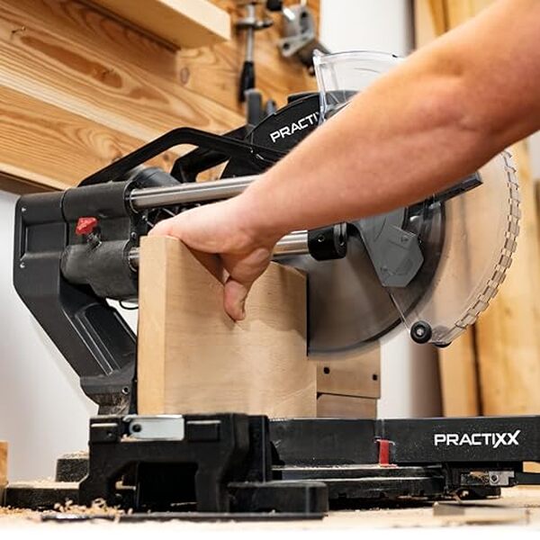 Découvrez notre test détaillé de la scie à onglet Practixx PX-KZS-305PA : puissance, précision et fiabilité pour vos travaux de menuiserie. 