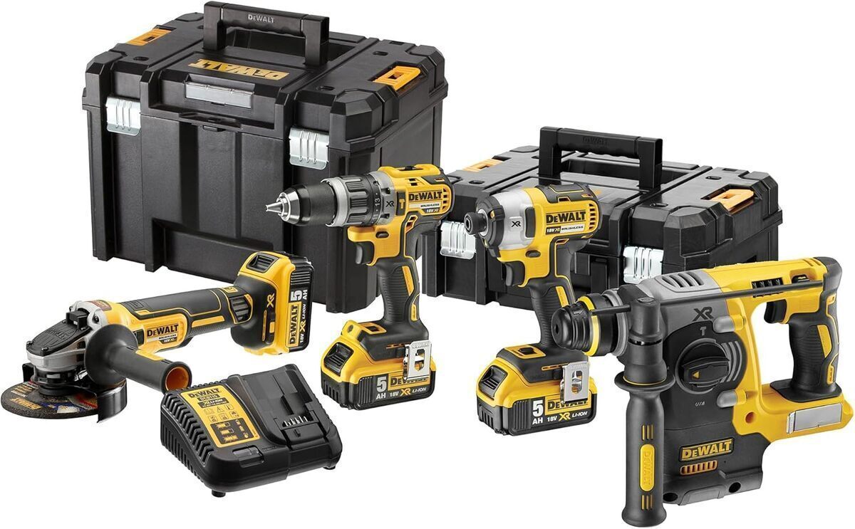 Test du kit d'outils Dewalt DCK422P3T-QW : puissance et polyvalence en action