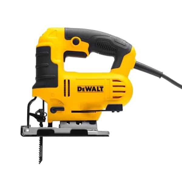 Découvrez notre test détaillé de la scie sauteuse Dewalt DWE349-QS 650 W. Performances, caractéristiques et verdict : tout ce qu'il faut savoir avant d'acheter.