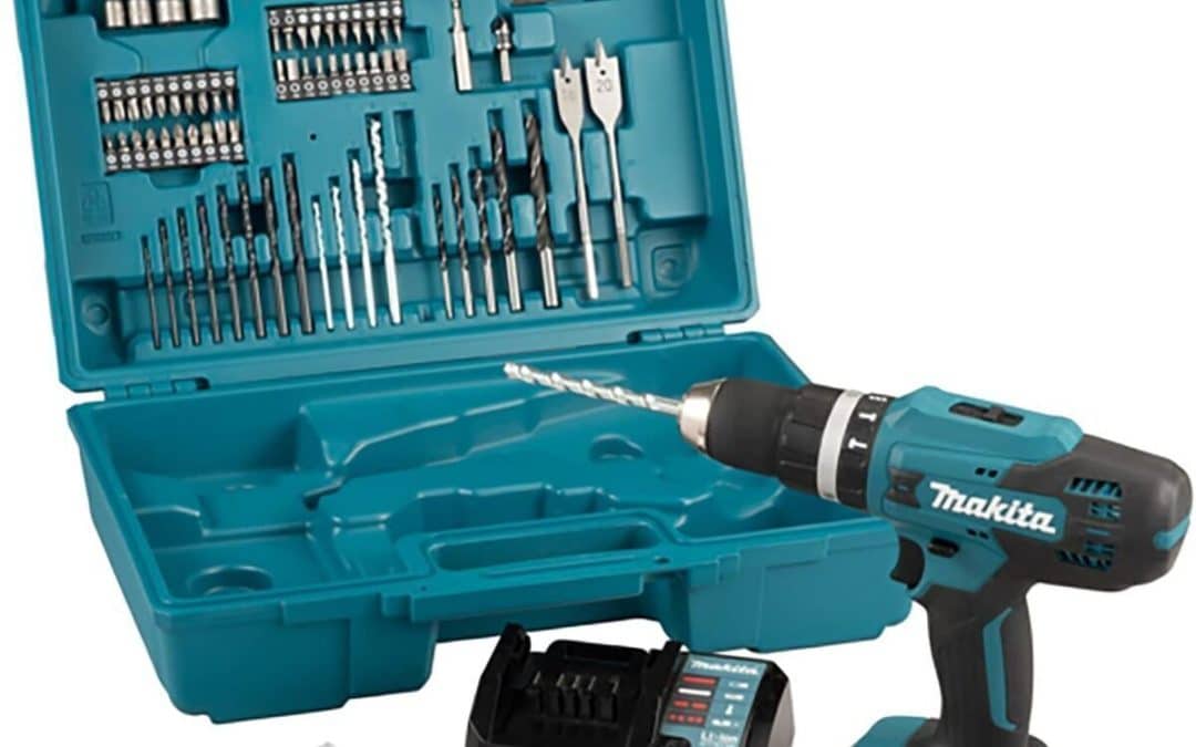 Test de la perceuse à percussion Makita HP488DAEX1 : performance 18V avec 74 accessoires