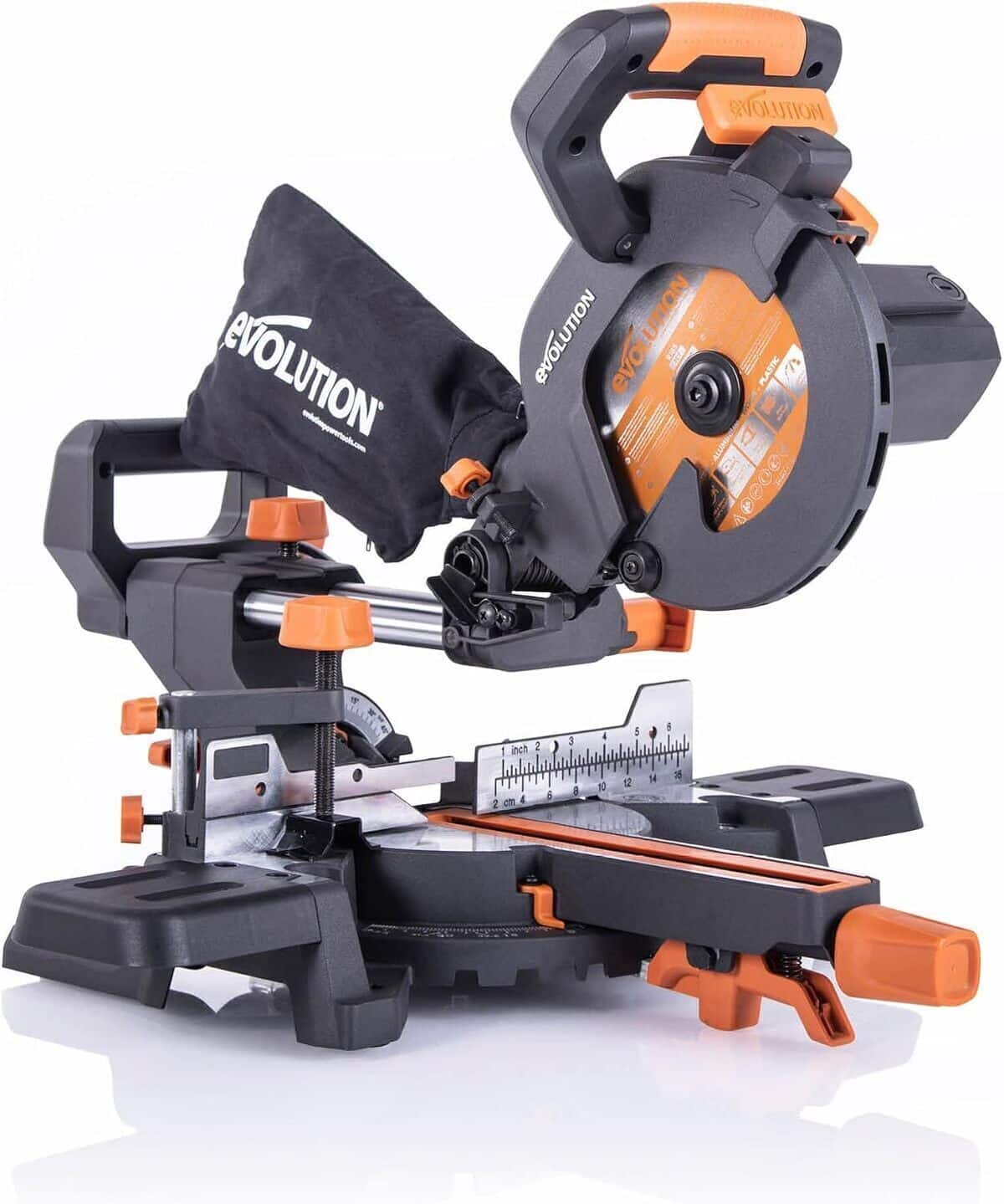 Test de la scie à onglet Evolution R185SMS+ : précision laser et coupe universelle