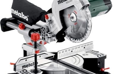 Test de la scie à onglets Metabo KGS 216 M